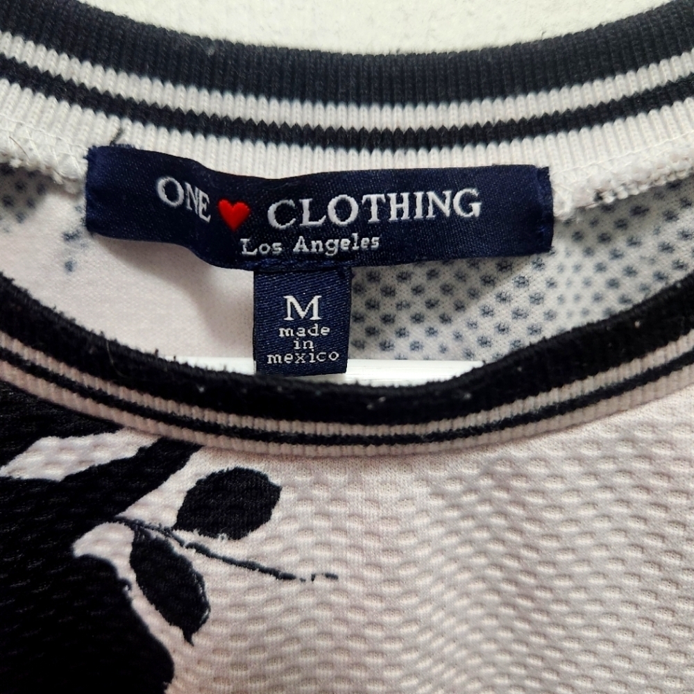 One Clothing L.A. Sleeveless Black White Floral Dress Size M Sporty Streetwear - Picture 2 of 4